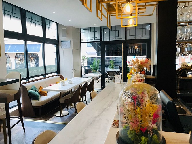 Le-Cosmopolitain-bar2