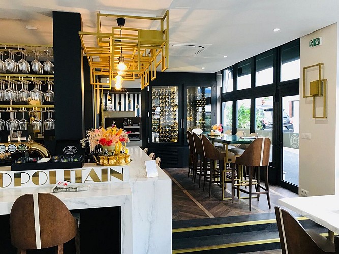 Le-Cosmopolitain-bar1