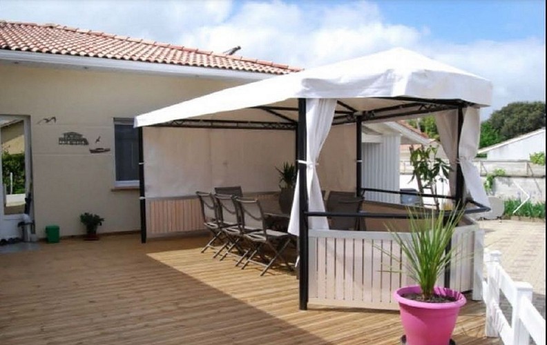 Petit Dej terrasse [800x600]