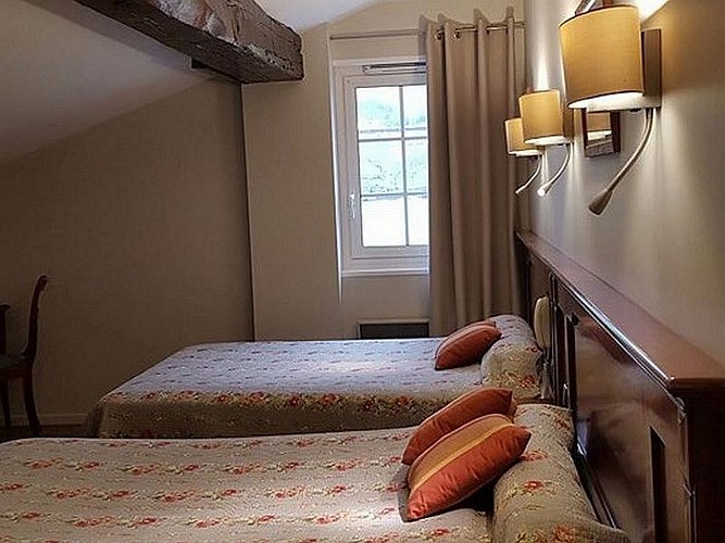 Hôtel Eskualduna - chambre familiale - Saint Martin d'Arrossa
