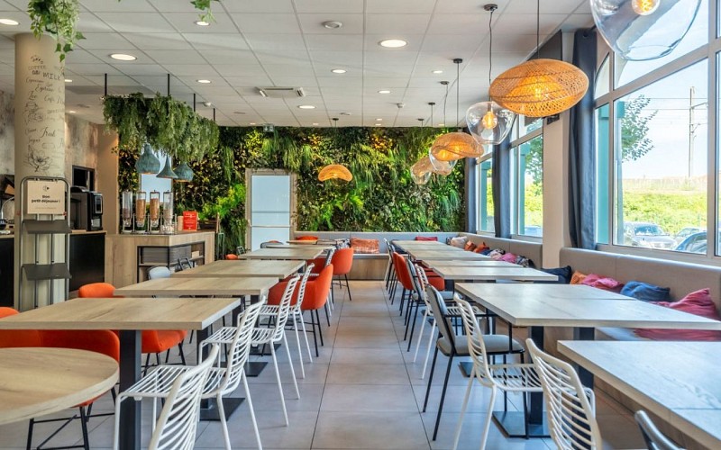 Salle petit déjeuner 1