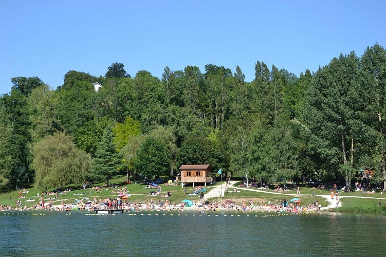 Nantheuil plan d'eau baignade (1)