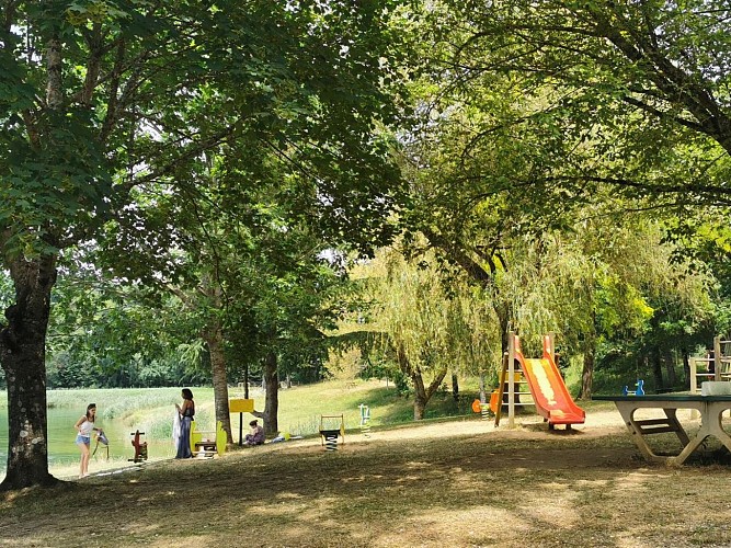 Nantheuil Plan d'eau (2)