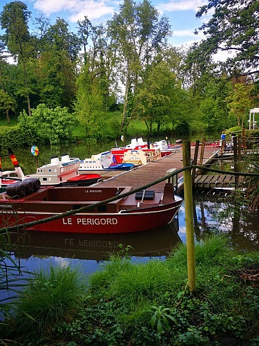 Bâteaux à quai - Port Miniature de Bergerac