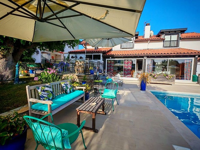 Domaine-de-Millox-TS2026-terrasse