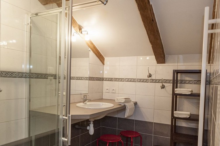 Gîte du Roucal - salle d'eau