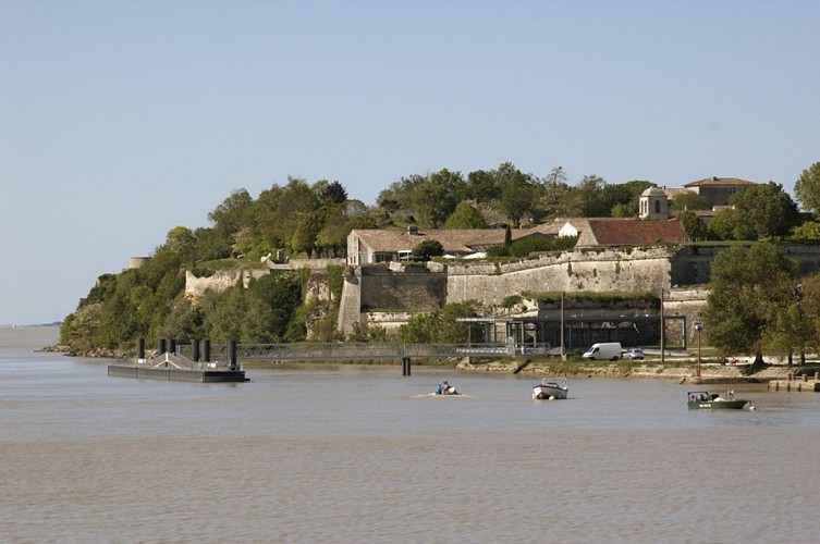 halte-nautique-de-blaye-estuaire-gironde-800x600----blaye-tourisme