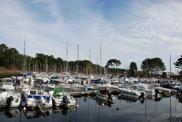 Halte Nautique Jacques BESSOU