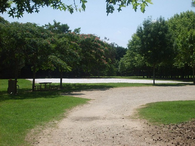 Aire de pique-nique de la base nautique de Fontet
