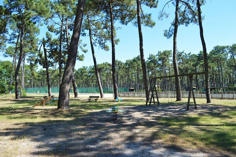 Aire de jeux du Gurp - © Médoc Atlantique (1)