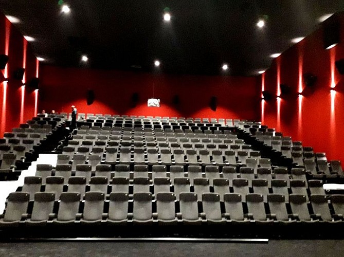 CINEMA INTERIEUR - 800x600