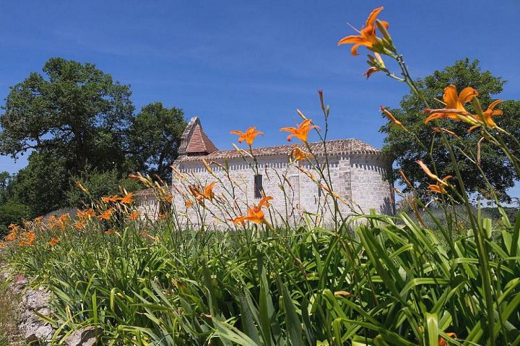 HLOAQU047V5025XV_REFCDT037_chapelle