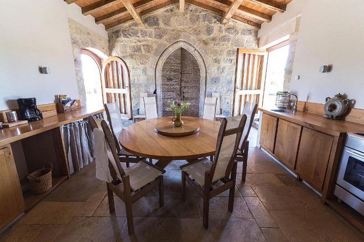 HLOAQU047V5025XV_REFCDT037_cuisinechapelle