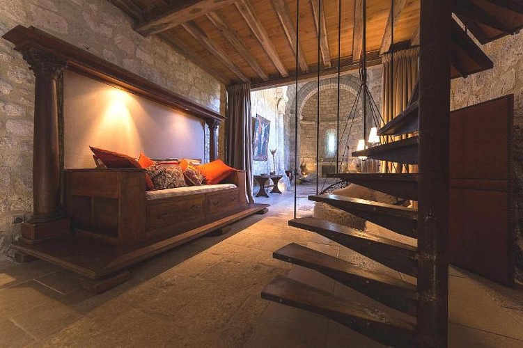 HLOAQU047V5025XV_REFCDT037_intérieurchapelle