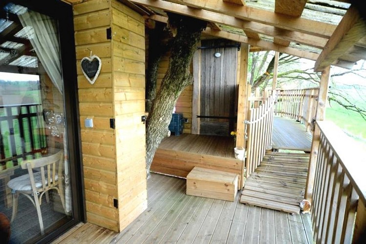 HLOAQU047V504Z9H_entrée_chambre