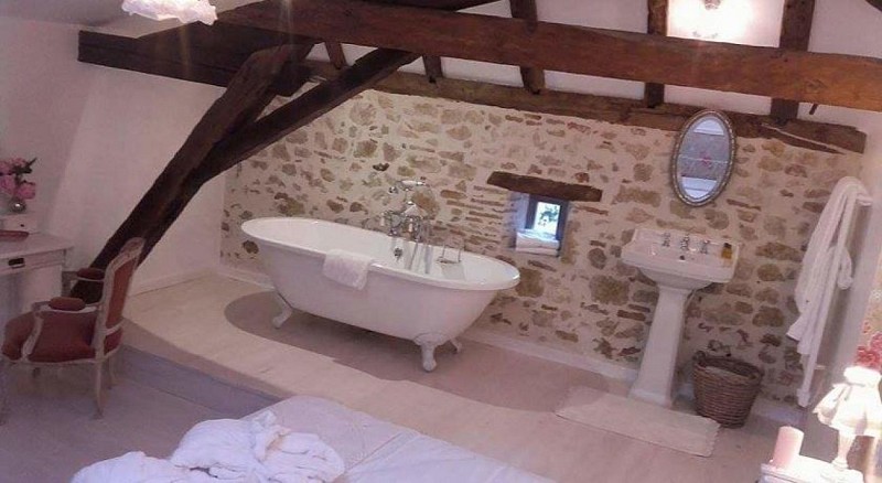 maison bleue - baignoire chambre