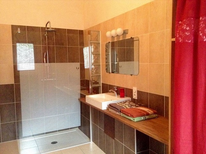 La-Pierre-Blanche---Sauvetat-sur-Lede---sde2--800x600-