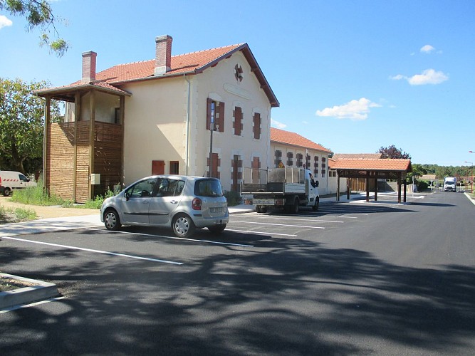 mediatheque-sainte-eulalie-en-born1