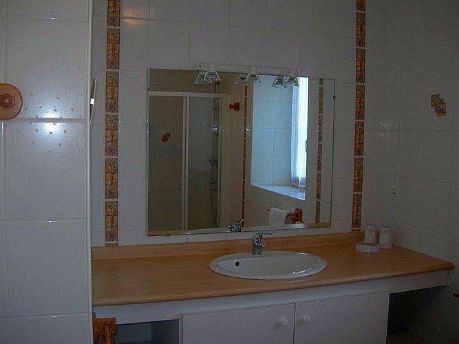 Maison Harria-salle de bain-St Jean Pied de Port