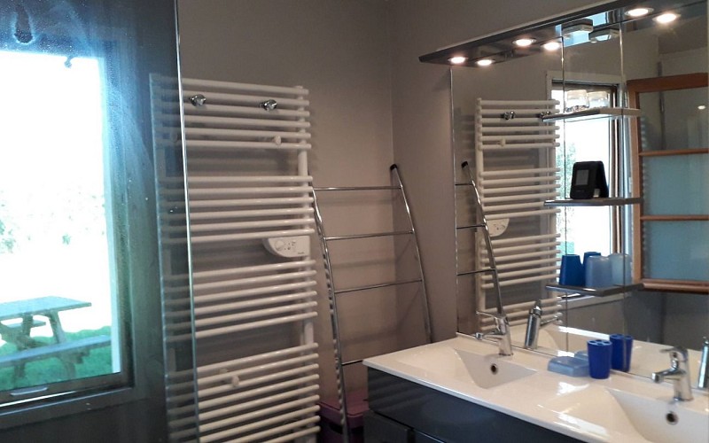 larreinia 9 1440x900