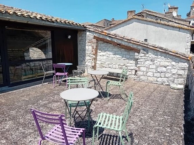 Médiathèque Monflanquin_terrasse_1_2