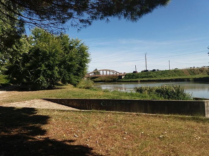 sainte-colombe-en-bruilhois-cale-mise-a-eau-destination-agen-tourisme-2