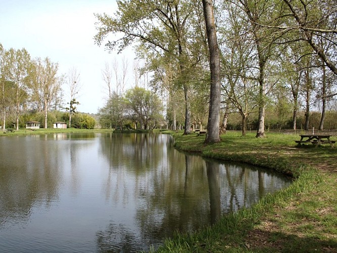 Lac_guitard_table_pique_nique_avril_2021