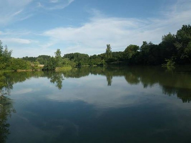 st-colomb-de-lauzun-lac-des-graoussttes-credit-s-marty