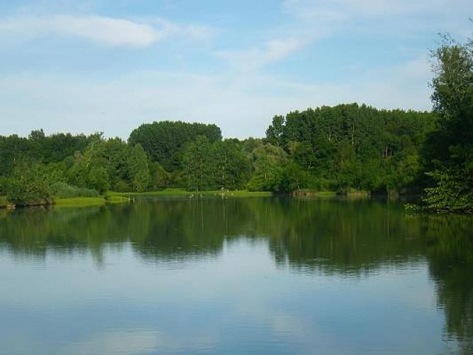 st-colomb-de-lauzun-lac-des-graoussettes-credit-s-marty