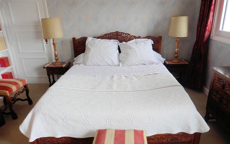 Villa-Erresinolettean-Ciboure-chambre-Louis-XIII-1440x900-2