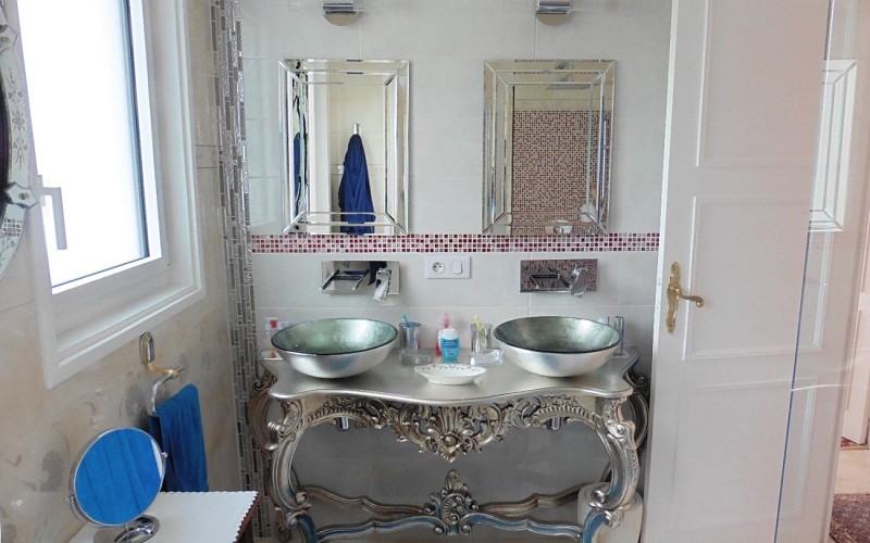 Villa-Erresinolettean-Ciboure-chambre-romantique-07-1440x900-2