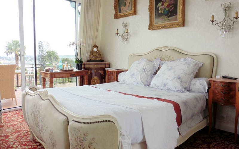 Villa-Erresinolettean-Ciboure-chambre-romantique-03-1440x900-2