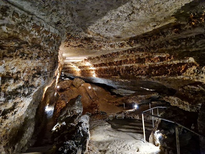 Vue 2 - Grotte de Bara Bahau©D.R