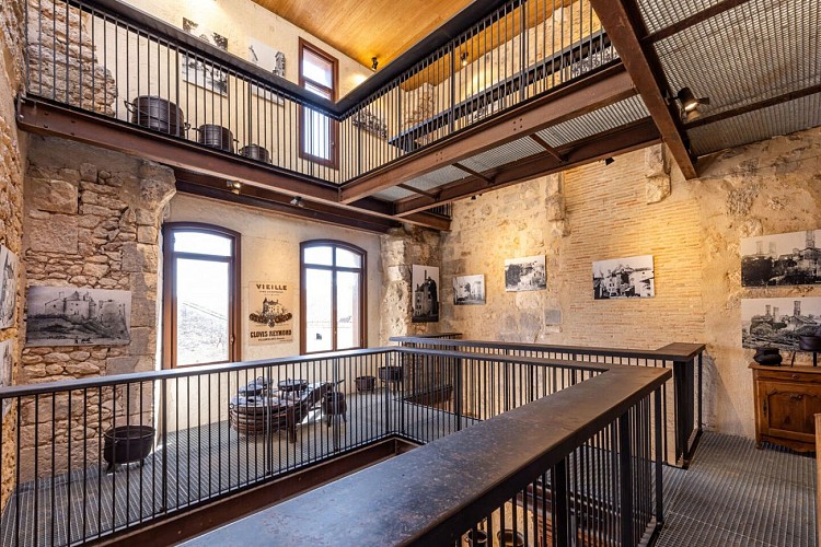 CDT 24 - Château Barrière - Villamblard