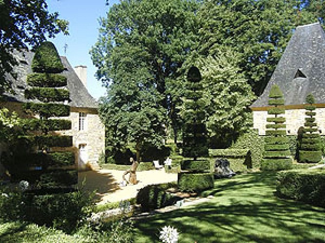 Salignac Eyvigues - Jardins du Manoir d'Eyrignac