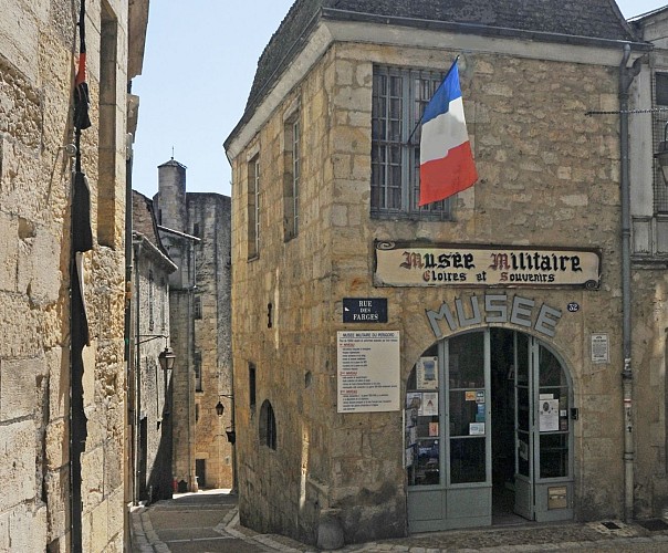 Musée militaire facade ©Musée militaire