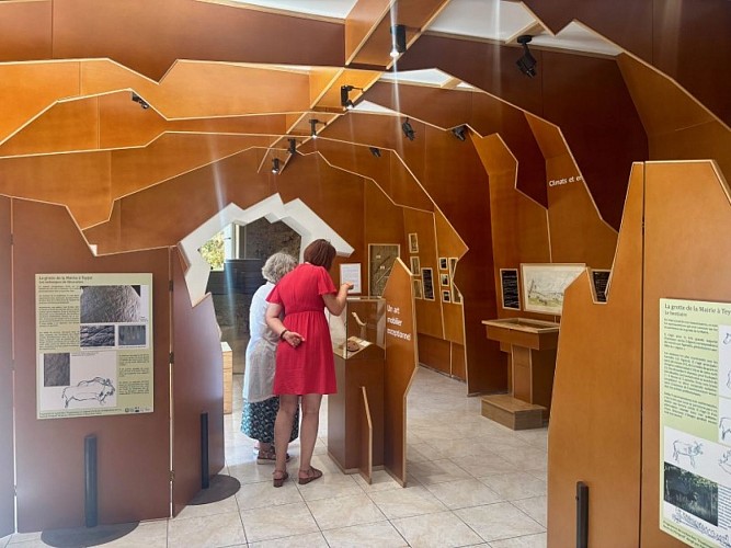 Espace muséographique Teyjat 3