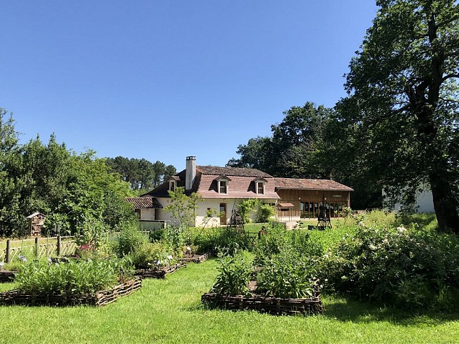 Echourgnac-ferme-du-parcot-jardin2020