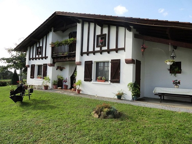 Chambres-Esponde-MJ-facade-St Jean Le Vieux