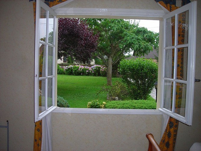 Meublé Hustaix - Vue chambre (Colette Hustaix)