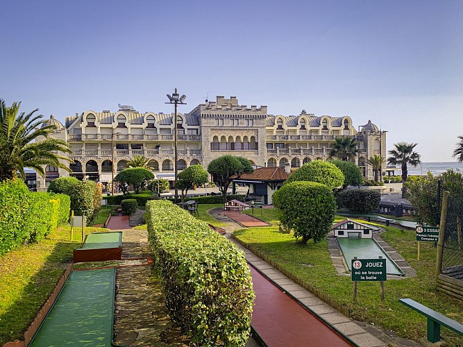 thumbnail_Mini-Golf-vue-mer