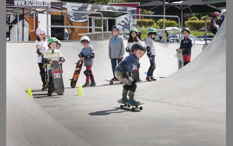162-skateschool-gpeBowl-photo-F
