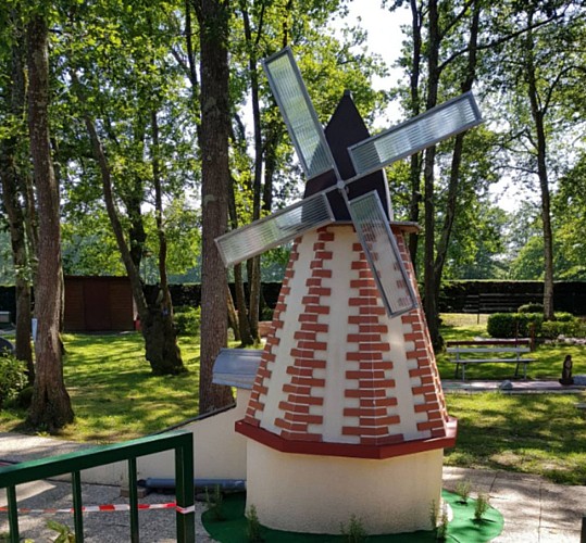 Mini Golf le Moulin - Lons - décor