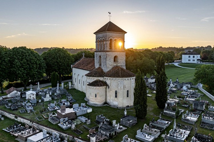 Église Sainte Madeleine de Montagrier - Vue aérienne soleil levant