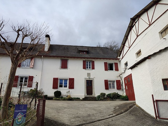 Façade Chambre Etxekopaia Garaibie Soule