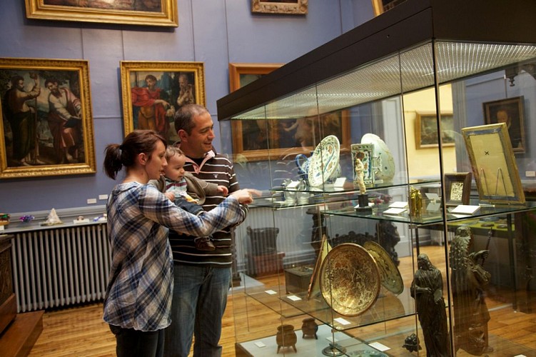 Musée d'art et d'archéologie Périgueux salle bleue