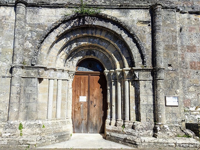 Portail de l'église Saint-Michel - Saint-Michel-de-Montaigne