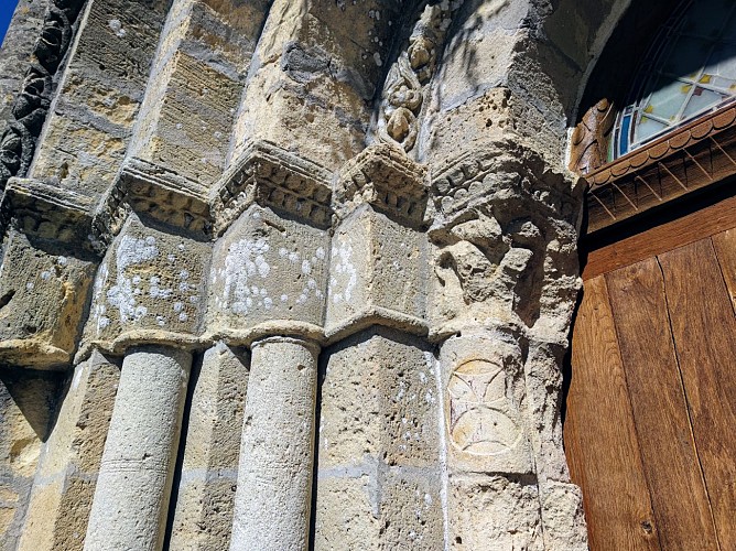 Portail de l'église Saint-Michel - Saint-Michel-de-Montaigne