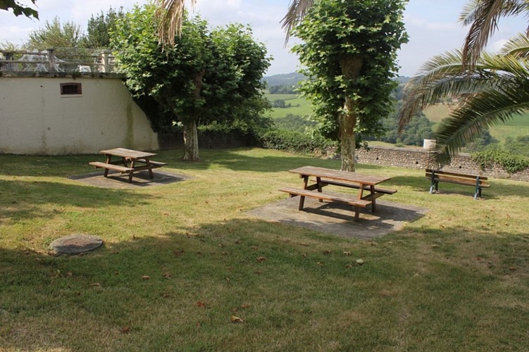 aire de pique-nique lagor