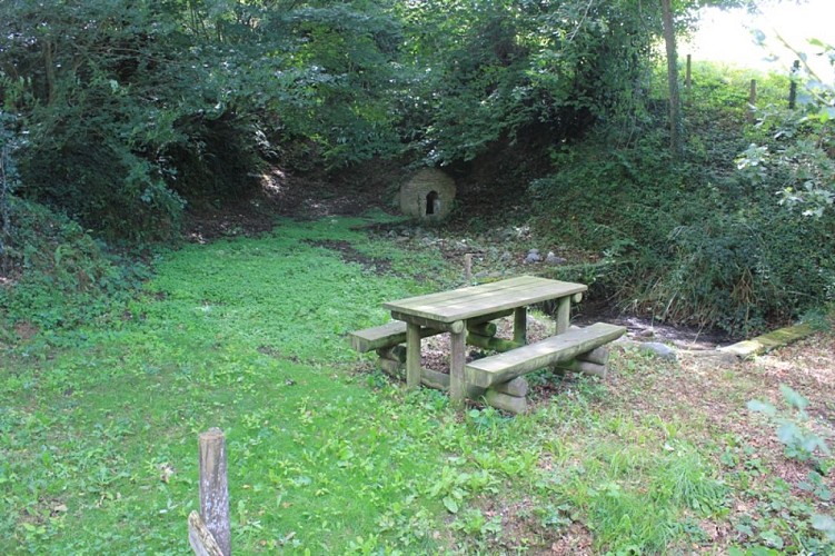 Aire de pique-nique casteide candau